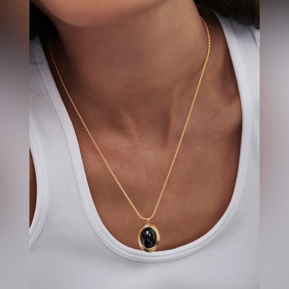 Missoma Savi Ridge Black Onyx Pendant Necklace Gold Vermeil NWOT Discontinued - Picture 4 of 16